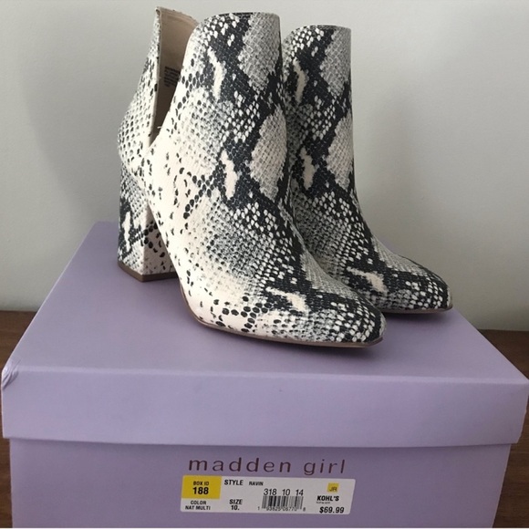 Madden Girl Snake Skin Heeled Boot Size 10 - Picture 5 of 7